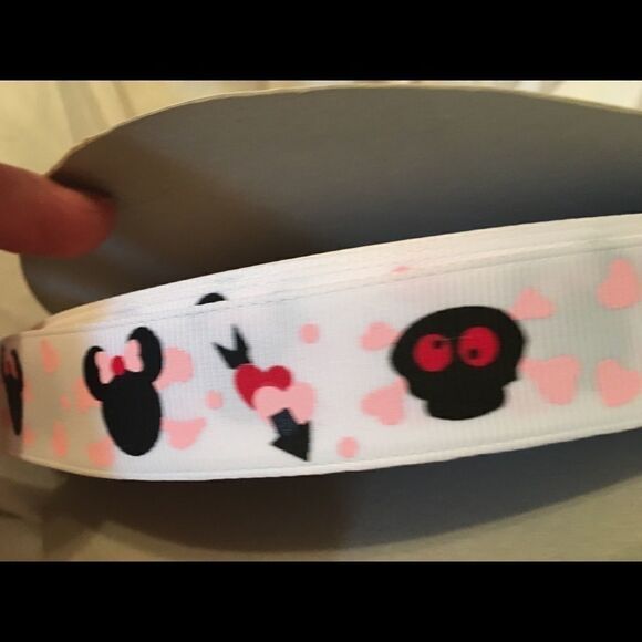 grosgrain Ribbon NEW 5 yards Minnie Mouse skulls Jolly Roger bow Halloween NEW - Picture 3 of 6
